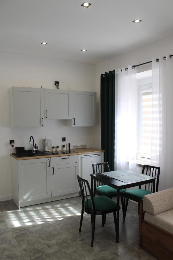 Apartament Z Historia Jelenia Góra Exterior foto